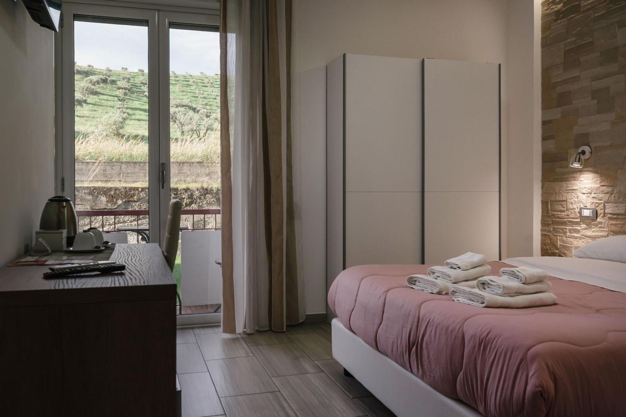 Zaro Suites B&B 卡坦扎罗 外观 照片